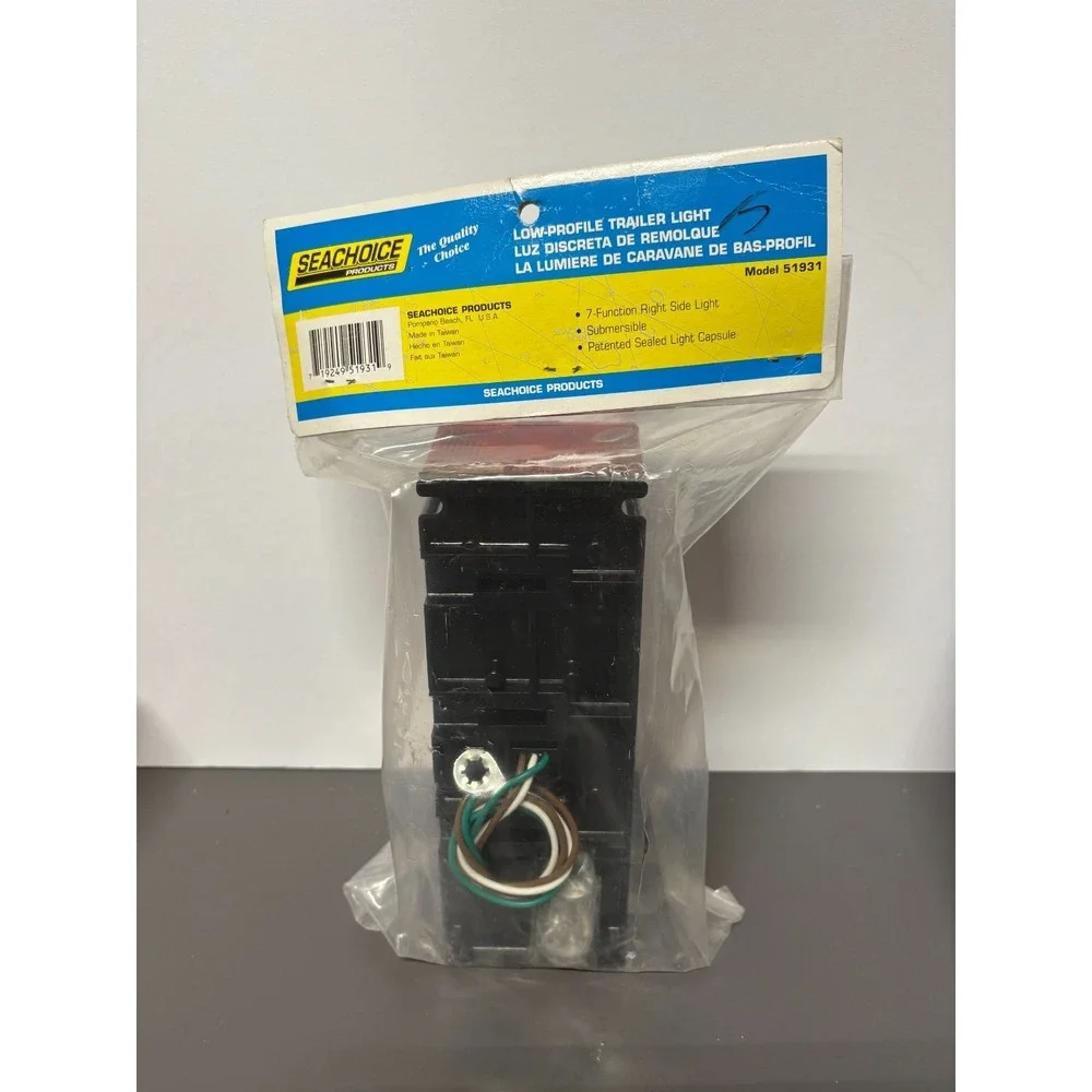 SEACHOICE 51931 Right Side 7-Function Low-Profile Submersible Trailer Light Used